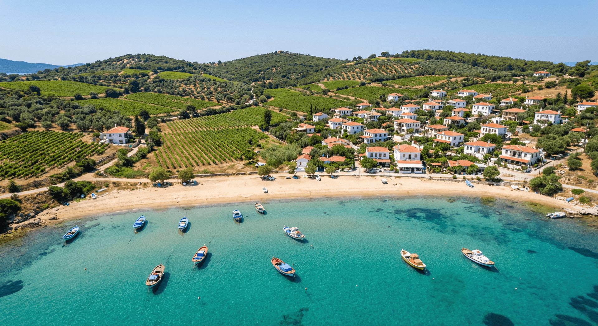 Avşa Adası havadan görünüm - turkuaz deniz ve yeşil tepeler